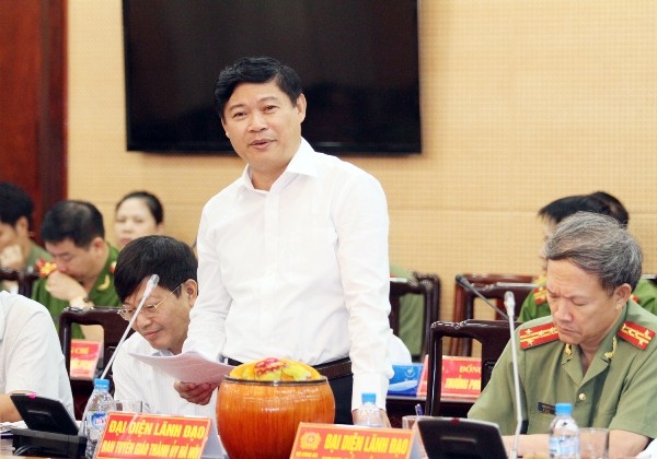 Đồng chí Phạm Thanh Học, Phó Trưởng Ban Tuyên giáo Thành ủy nhận xét công tác xây dựng Đảng quý III - 2015 được CATP Hà Nội thực hiện rất tốt