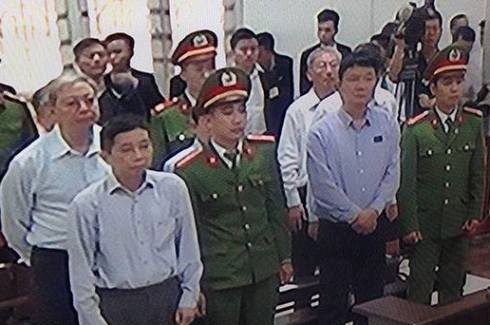 Bị cáo Đinh La Thăng bị tuyên phạt 18 năm tù và bồi thường 600 tỉ đồng ảnh 2