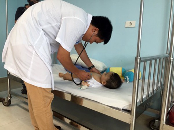 Bệnh viện Nhi Trung ương: Bé trai bị bạo hành và bỏ rơi, sắp được xuất viện ảnh 1