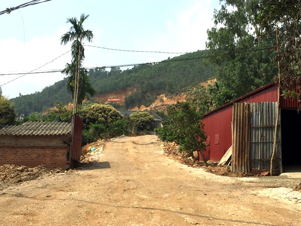Tại huyện Quốc Oai, Hà Nội: Khai thác tan hoang hơn nửa quả núi mà chính quyền không hay biết? ảnh 4