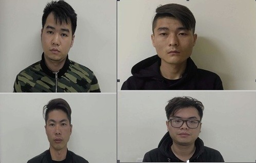 Khởi tố 4 người Trung Quốc dùng thẻ ATM giả rút tiền ảnh 1