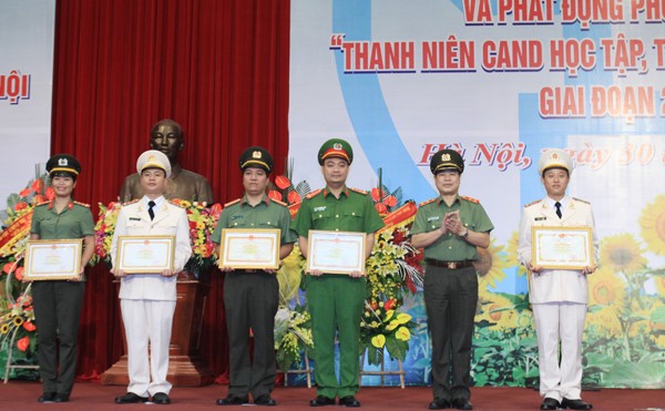 Đoàn TNCS Hồ Chí Minh CATP Hà Nội: Đón nhận Huân chương Bảo vệ Tổ quốc hạng Nhì ảnh 3