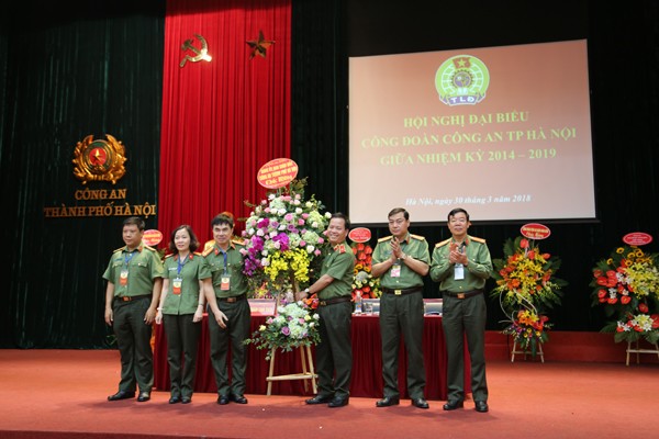 Đại hội công đoàn Công an Hà Nội giữa nhiệm kỳ 2014-2019 ảnh 2