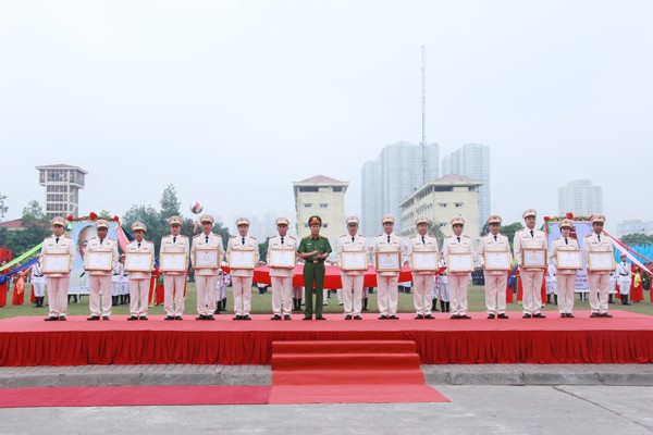 Lực lượng Cảnh sát cơ động đón nhận Huân chương Quân công hạng Nhất ảnh 4