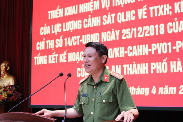 Đại tá Nguyễn Văn Viện, Phó Giám đốc CATP chủ trì hội nghị