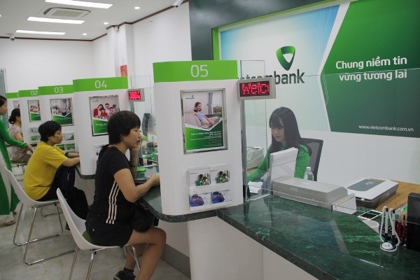 Bị khách hàng phản ứng, Vietcombank sửa quy định về dịch vụ ngân hàng điện tử ảnh 1