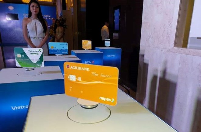 Ngân hàng Nhà nước yêu cầu các ngân hàng tích cực chuyển đổi thẻ từ sang thẻ chip ảnh 1