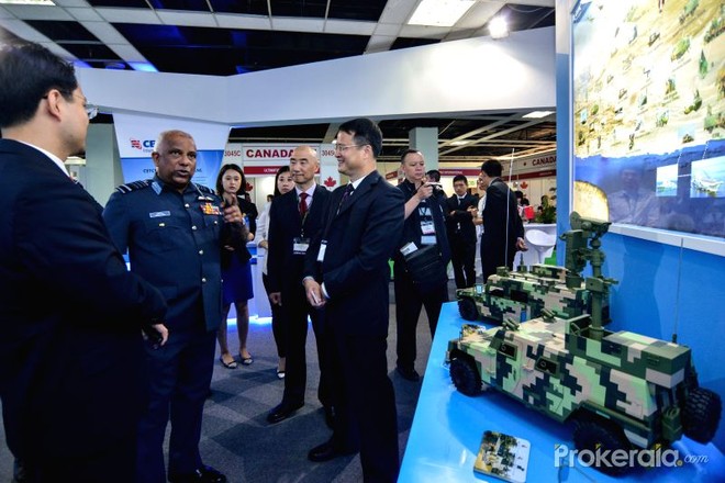 Trung Quốc, Mỹ đưa máy bay tối tân tới triển lãm quân sự ở Malaysia ảnh 1