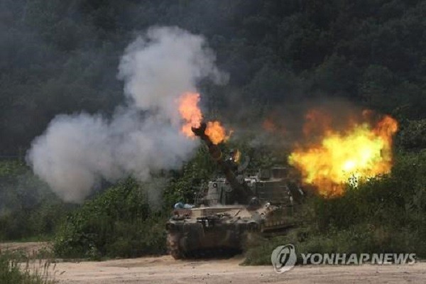 Hàn Quốc rầm rộ tập trận pháo binh sát biên giới Triều Tiên ảnh 1