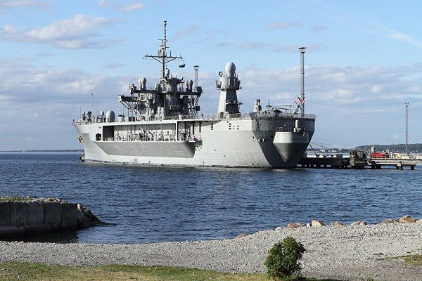 Nga giám sát chặt tàu chỉ huy Hạm đội 6 Mỹ có thể vào Biển Đen ảnh 1