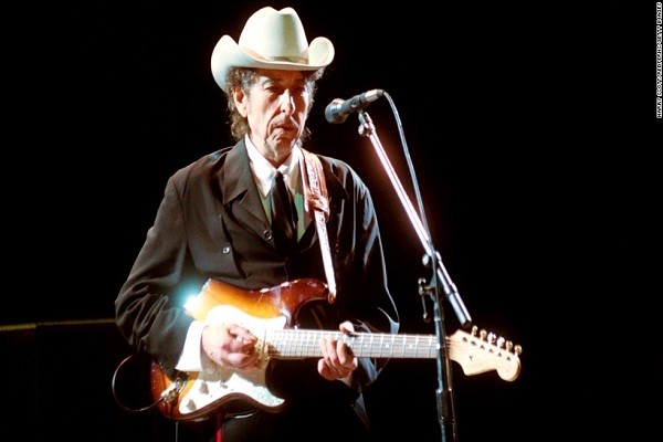 Ca sĩ Bob Dylan giành giải Nobel Văn học ảnh 1