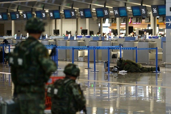 8 năm tù dành cho kẻ gây nổ tại sân bay quốc tế ảnh 1