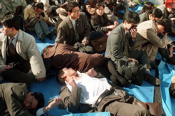 Nhật Bản tưởng niệm nạn nhân vụ tấn công bằng khí độc sarin ảnh 1