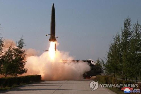 Hàn Quốc - Mỹ vừa tập trận, Triều Tiên bất ngờ phóng vật thể nghi là tên lửa ảnh 1