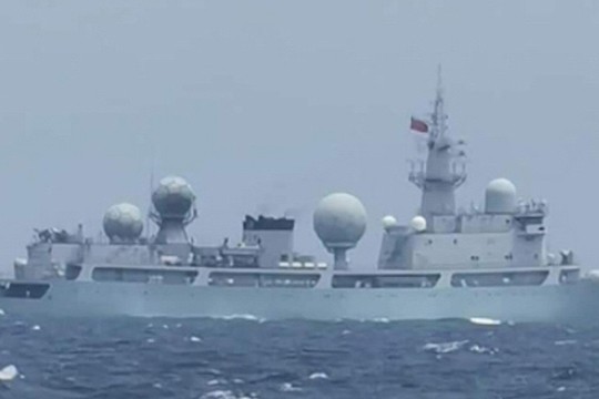 Tàu chiến Trung Quốc bị tố âm thầm đi vào lãnh hải Philippines ảnh 1