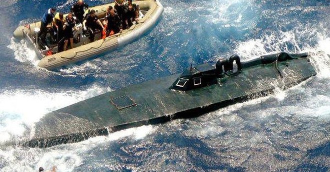 Tây Ban Nha bắt giữ tàu ngầm chở 3 tấn cocaine ảnh 1
