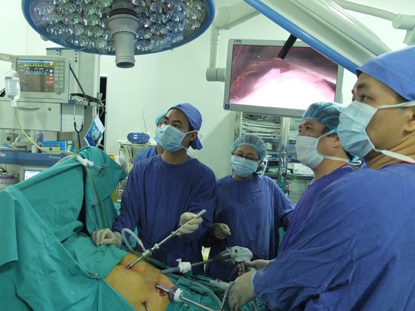Bệnh viện Việt - Đức có phòng mổ hiện đại ảnh 1