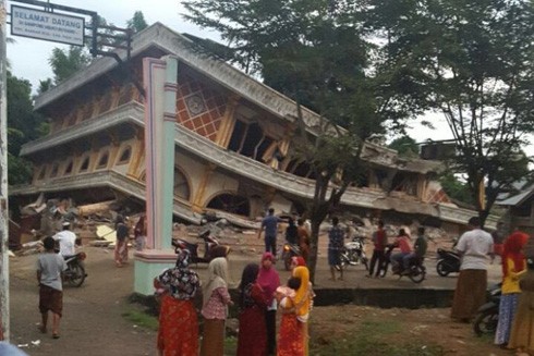 Thảm họa động đất ở Indonesia: Aceh vẫn run rẩy trong hoang tàn đổ nát ảnh 3