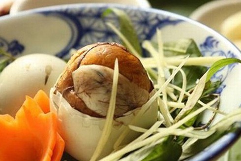 Ăn nhiều trứng vịt lộn có nguy cơ mắc nhiều bệnh nguy hại cho sức khỏe ảnh 1