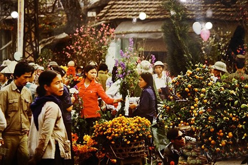 Chợ hoa Hà Nội và thú chơi hoa Tết xưa