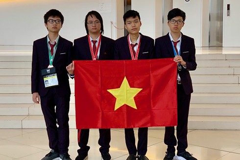 Học sinh Việt Nam giành 4 Huy chương Olympic Tin học quốc tế ảnh 1