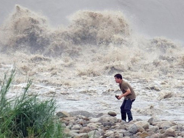 Siêu bão Dujuan đổ bộ Đài Loan, làm 2 người thiệt mạng ảnh 1