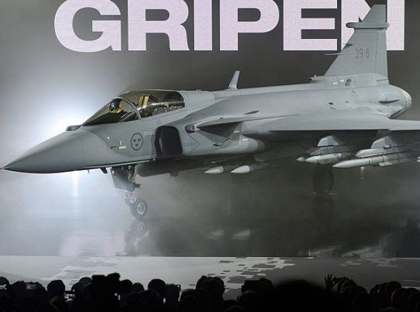 Căng thẳng với Nga, Thụy Điển ra mắt chiến đấu cơ Gripen E mới ảnh 1