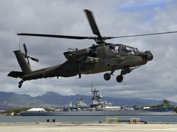 Trực thăng Apache của Mỹ lao đầu xuống biển ở Hy Lạp ảnh 1