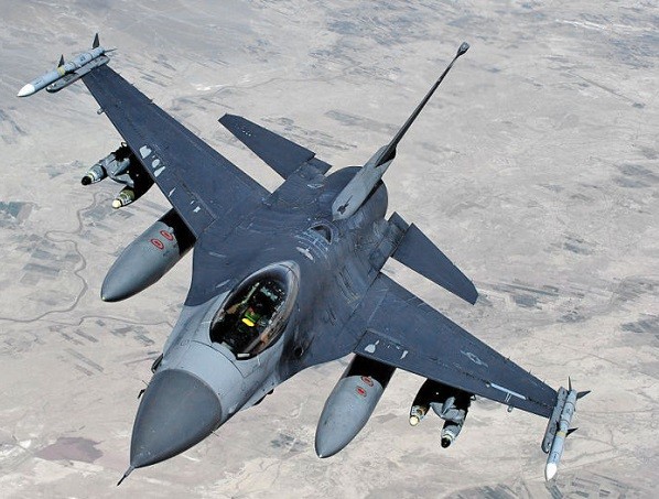Su-35, T-50 Nga đưa "chim ưng" F-16 của Mỹ vào dĩ vãng ảnh 1