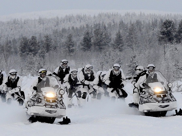 Nga huy động 5.000 lính tập trận bắn đạn thật tại Bắc Cực ảnh 1