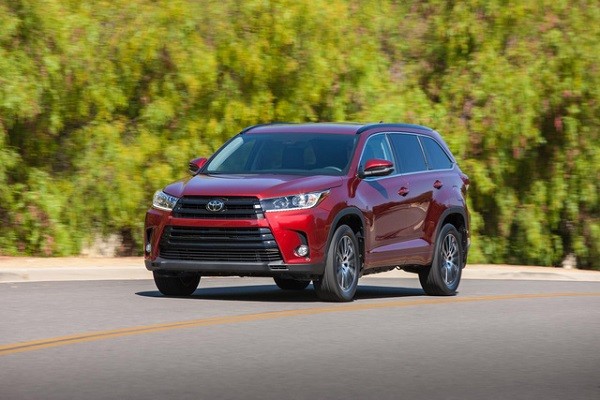 Toyota Highlander 2017: Đắt hơn nhưng tiết kiệm nhiên liệu hơn ảnh 1