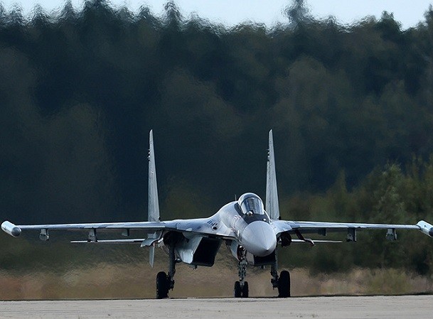 Nga triển khai tiêm kích Su-35 đến trấn thủ biên giới phía tây nam ảnh 1