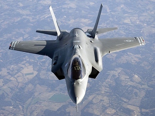 Bị ông Trump cảnh báo, Lockheed Martin vội hứa hạ giá F-35 ảnh 1
