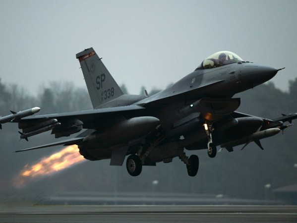 Máy bay Mỹ không kích khủng bố Al-Qaeda tại Yemen ảnh 1