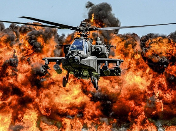 Mỹ thử nghiệm thành công vũ khí laser trên trực thăng Apache ảnh 1