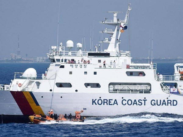 Cảnh sát biển Hàn Quốc nã 249 phát đạn cảnh cáo tàu cá Trung Quốc ảnh 1