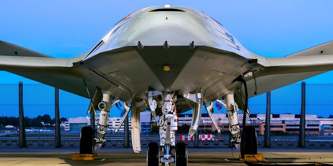 Mỹ bắt đầu thử nghiệm UAV tiếp nhiên liệu MQ-25 Stingray ảnh 1