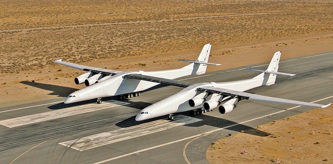 Máy bay lớn nhất thế giới hoàn thành chuyến bay thử đầu tiên ảnh 1