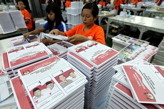 272 nhân viên kiểm phiếu bầu cử Indonesia tử vong do làm việc quá sức ảnh 1