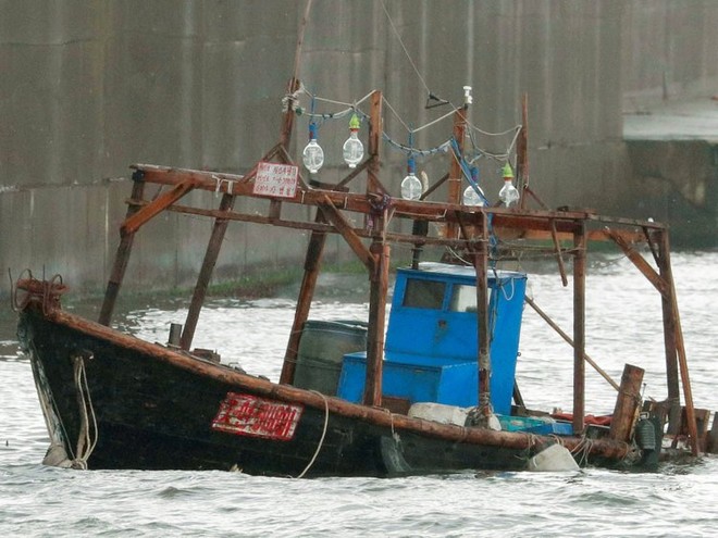 Hàn Quốc bắt tàu cá chở theo binh lính Triều Tiên vi phạm lãnh hải ảnh 1
