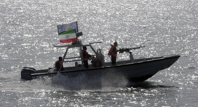 Iran tuyên bố bắt tàu chở dầu buôn lậu của nước ngoài ở vùng Vịnh ảnh 1