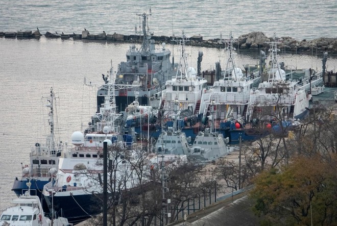 Nga trao trả 3 tàu quân sự bị bắt giữ cho Ukraine ảnh 1