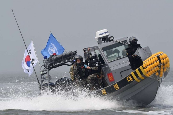 Hàn Quốc bắn cảnh cáo tàu Triều Tiên vi phạm lãnh hải ảnh 1