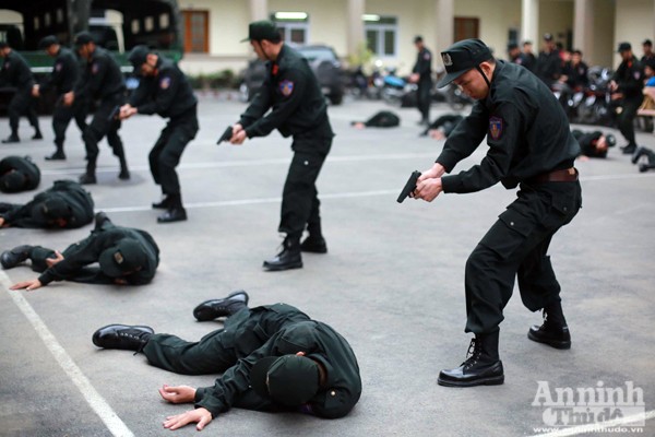 Cảnh sát Cơ động đặc nhiệm sẵn sàng bảo vệ Đại hội Đảng toàn quốc lần thứ XII ảnh 6