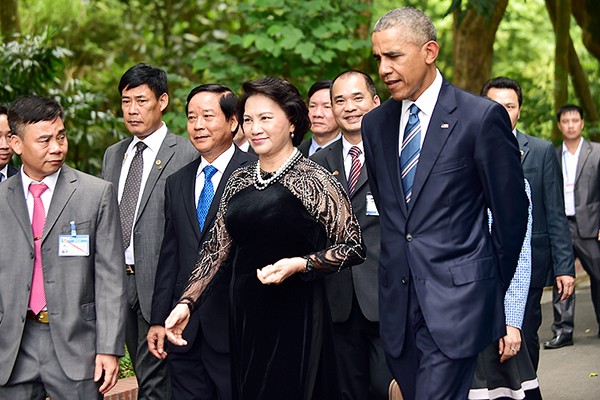 Nụ cười ấn tượng của Tổng thống Mỹ Obama tại Hà Nội ảnh 3