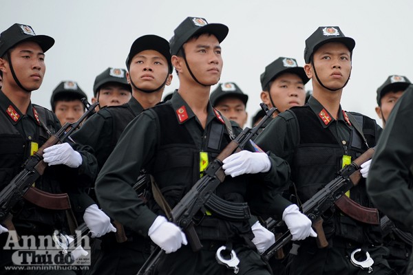 Cận cảnh những trang thiết bị "khủng" của Cảnh sát cơ động Hà Nội ảnh 3