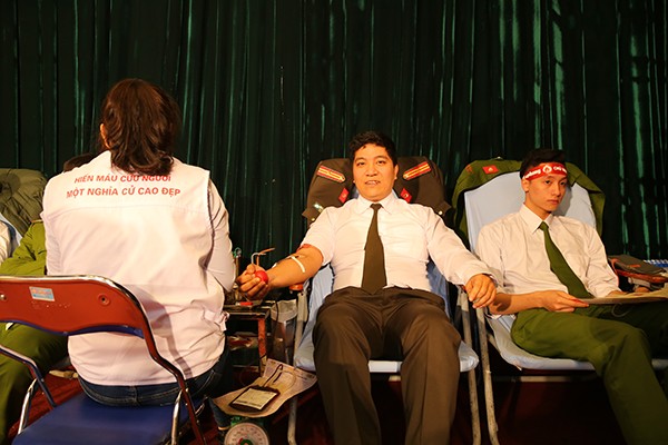 Tuổi trẻ Công an Thủ đô rạng ngời tham gia hiến máu cứu người ảnh 6