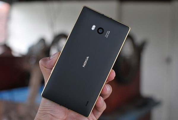 Microsoft bắt đầu bán Lumia 930 Gold Edition tại Việt Nam ảnh 1
