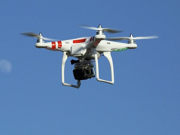Pháp bắt giữ 4 nhà báo Đức sử dụng UAV tại Paris ảnh 1