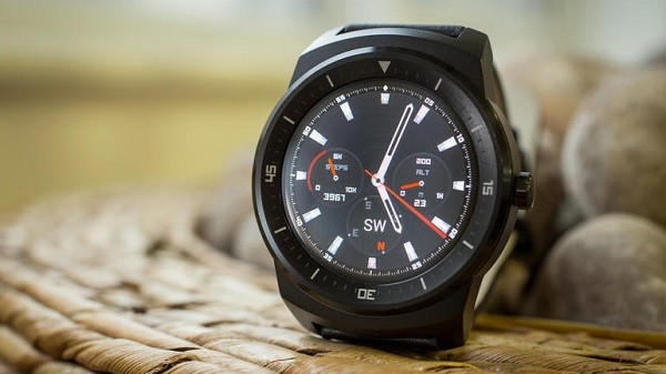 Đồng hồ thông minh LG G Watch R hạ giá chỉ còn 99 USD ảnh 1